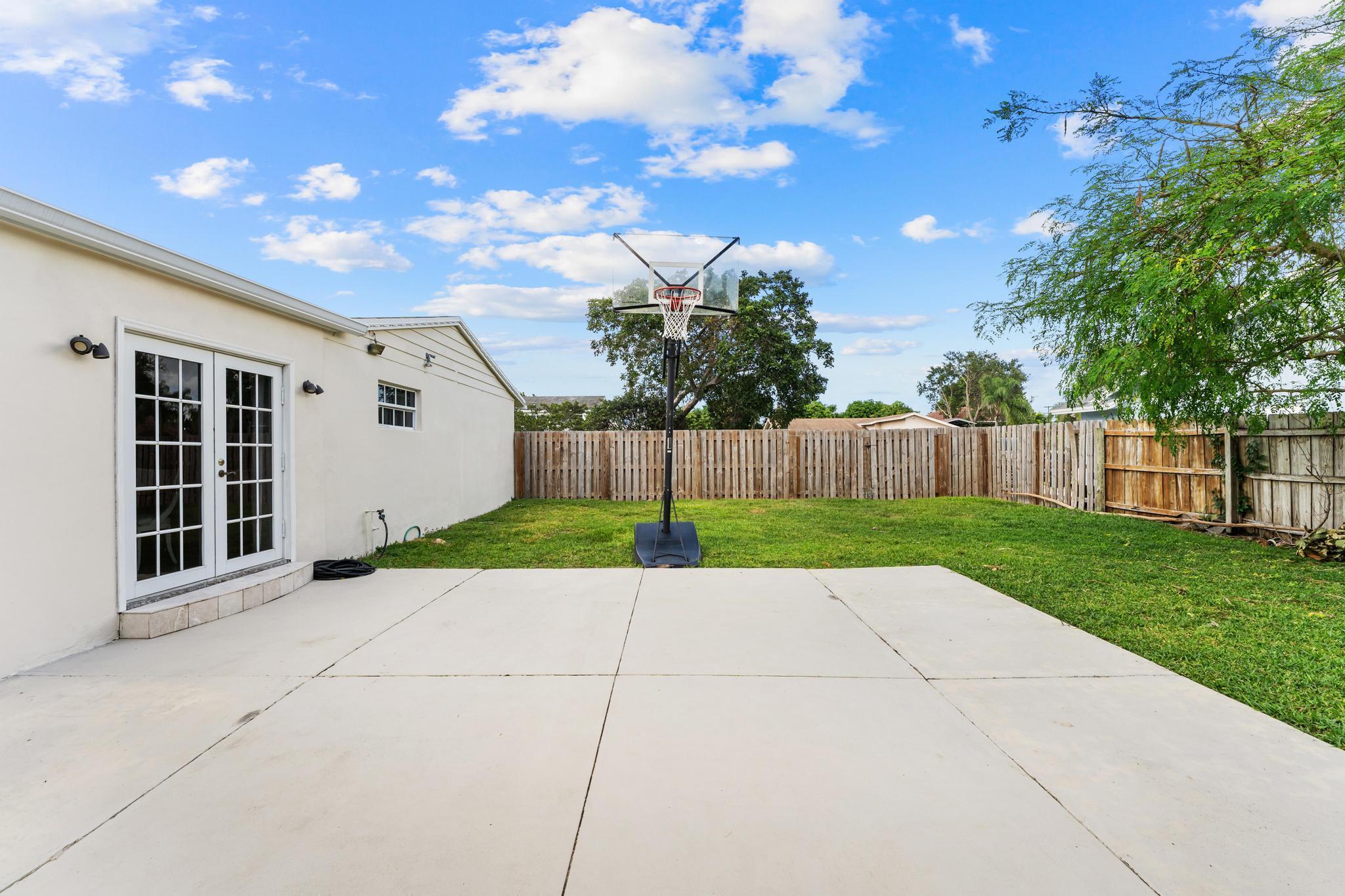 DEXTERS SUB IN - Residential