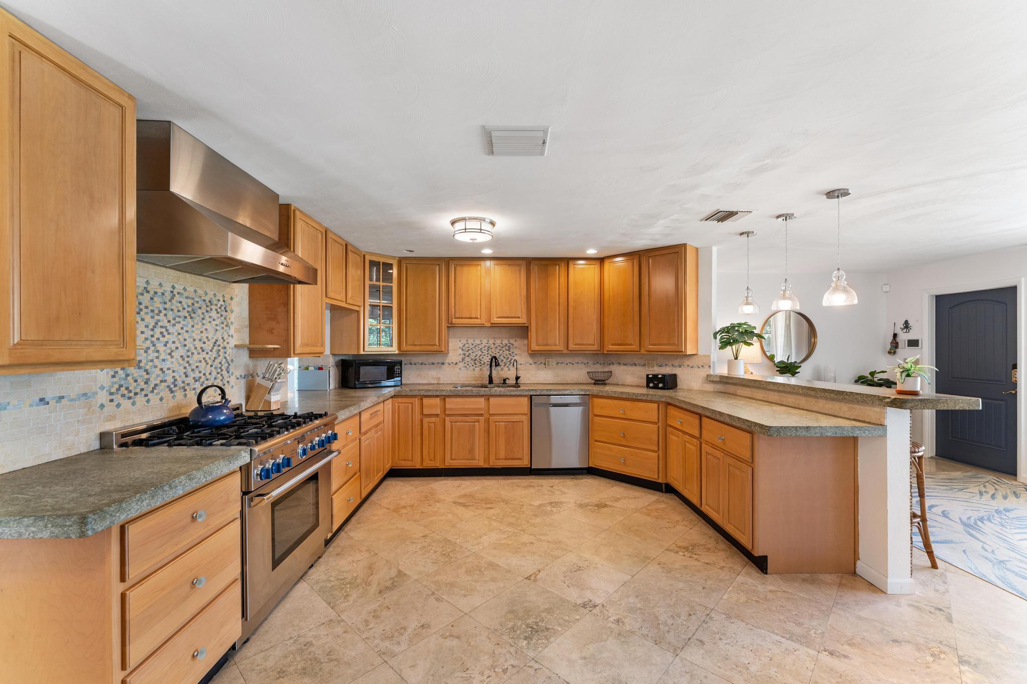 DEXTERS SUB IN - Residential