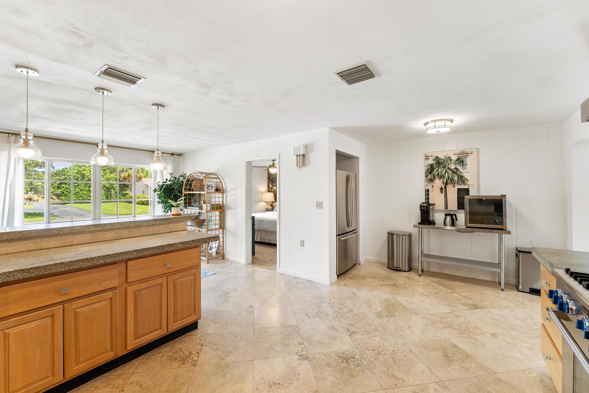 DEXTERS SUB IN - Residential