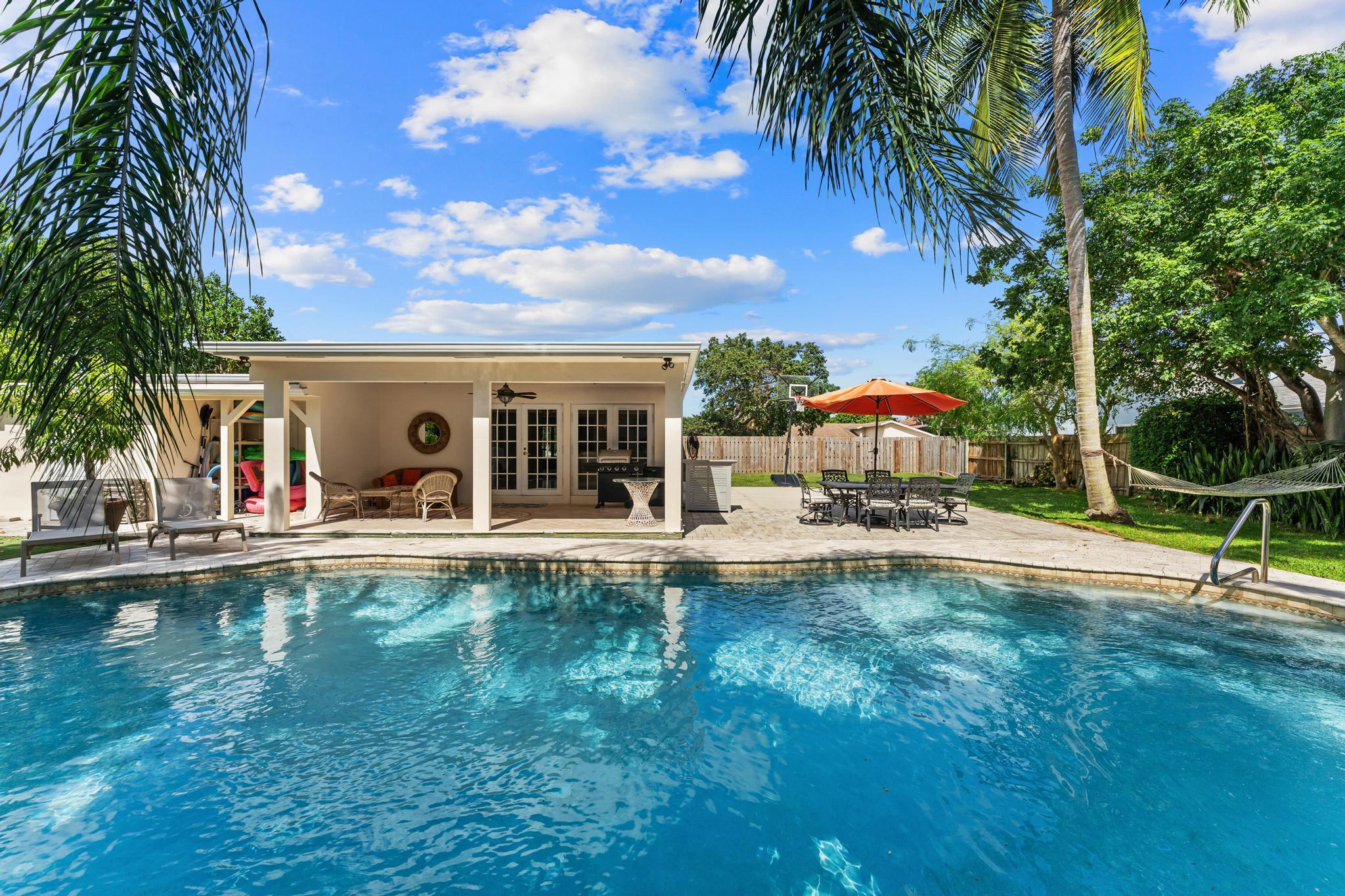 DEXTERS SUB IN - Residential