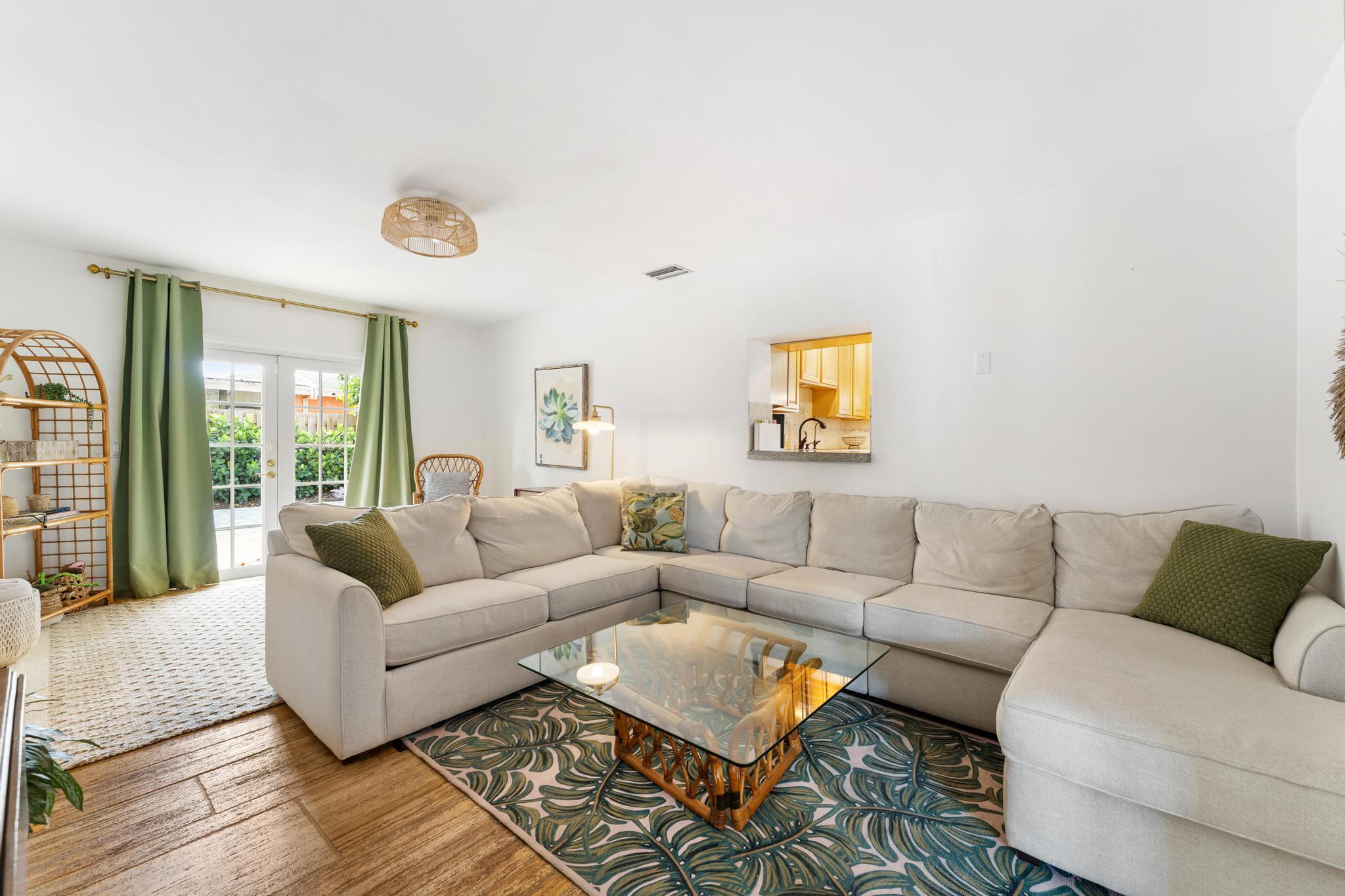 DEXTERS SUB IN - Residential