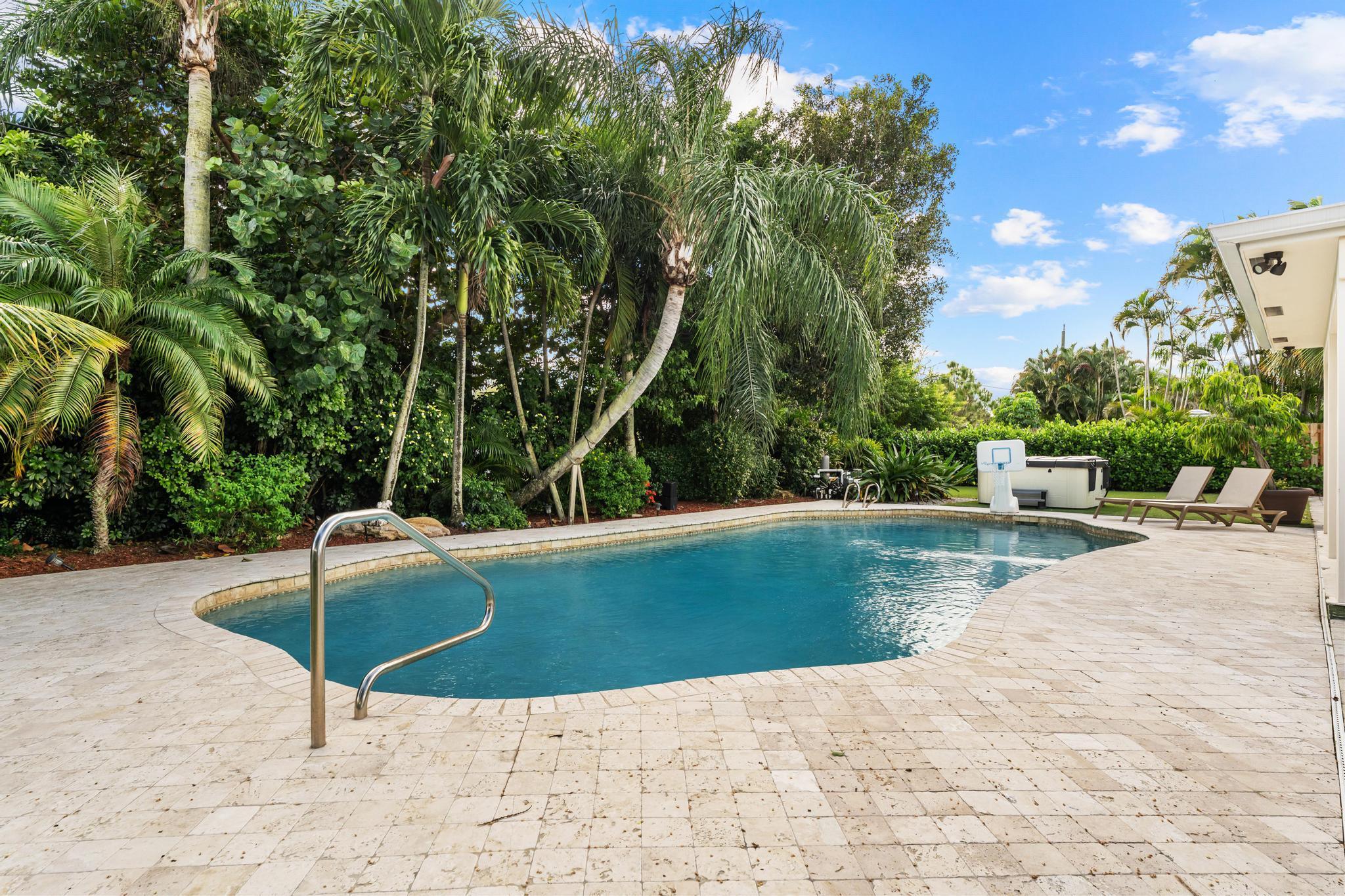 DEXTERS SUB IN - Residential