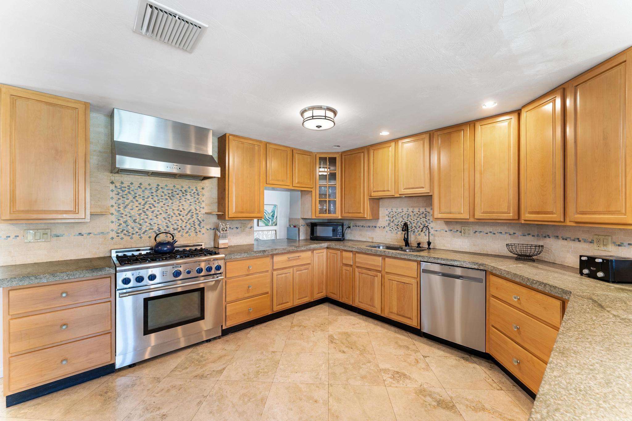 DEXTERS SUB IN - Residential