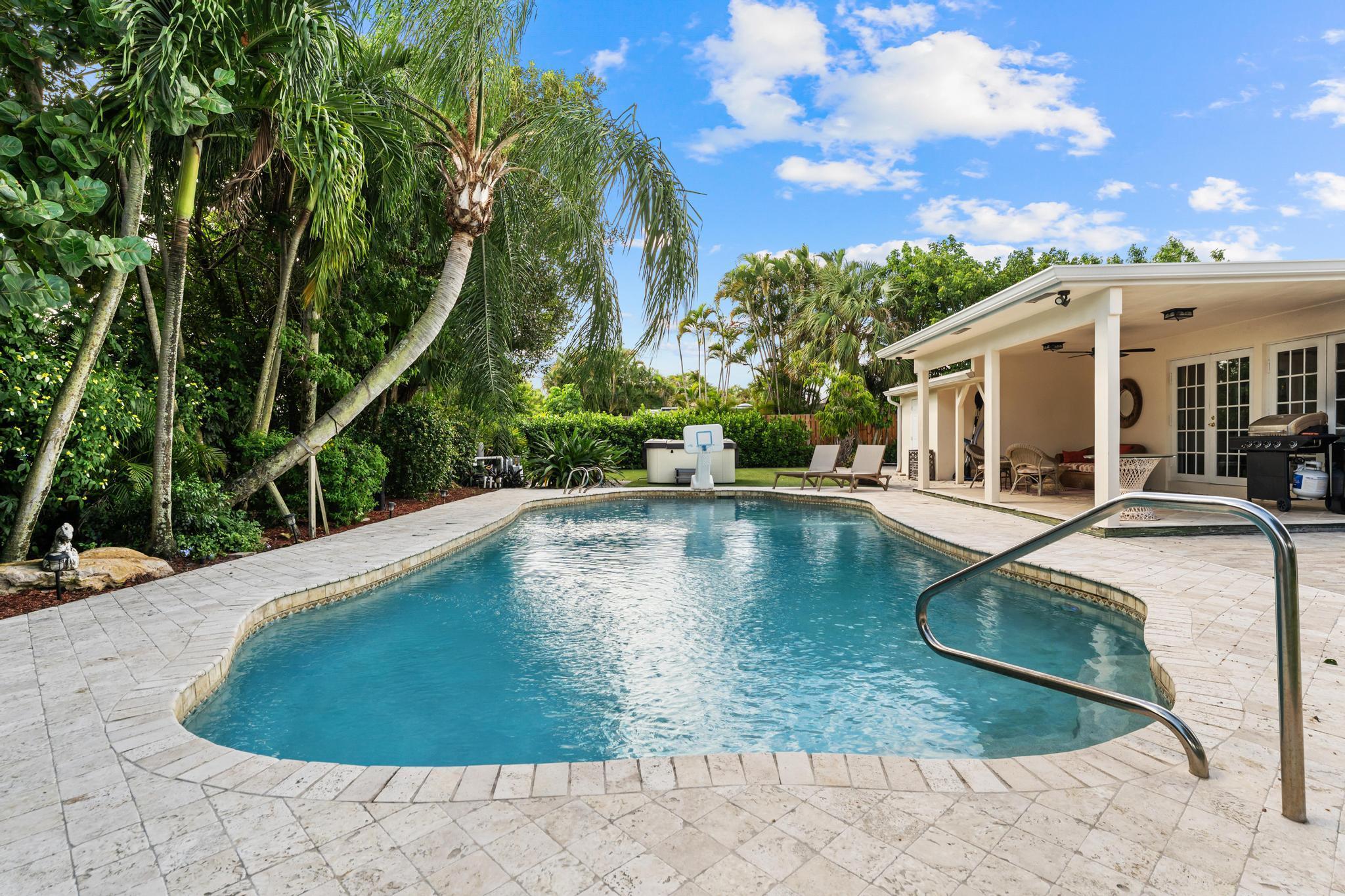 DEXTERS SUB IN - Residential