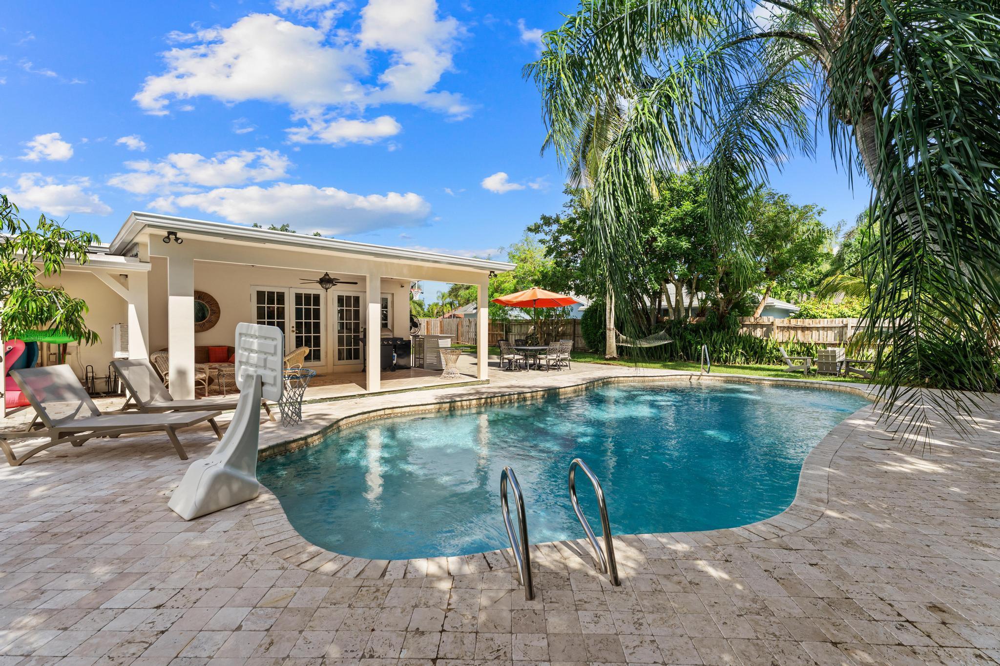 DEXTERS SUB IN - Residential