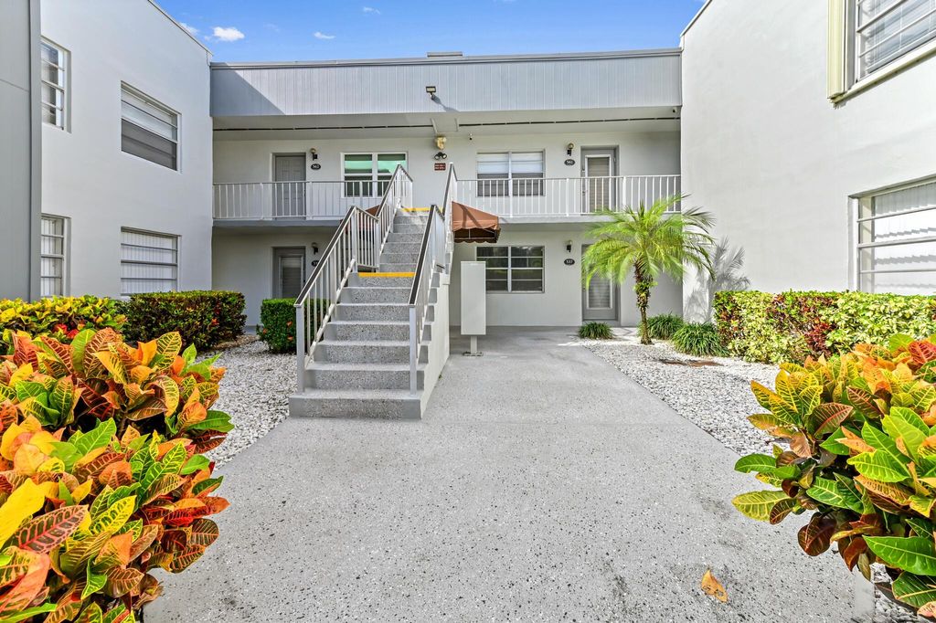 Photo of 541 Capri L, Delray Beach, FL 33484 (MLS # R11125707)