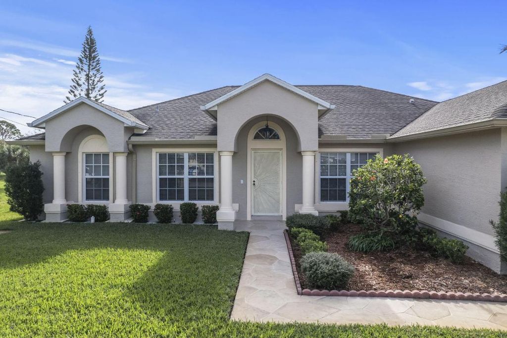 Photo of 1826 SE North Buttonwood Drive, Port Saint Lucie, FL 34952 (MLS # R10952975)