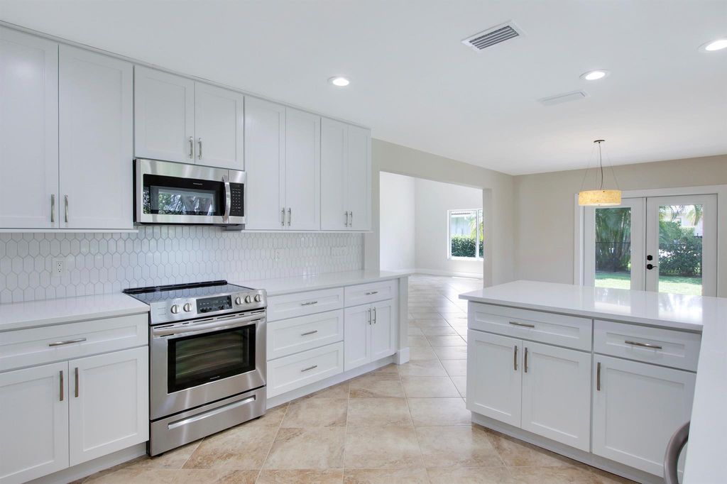 Photo of 8 Bannock Road, Palm Beach Gardens, FL 33418 (MLS # R11008470)
