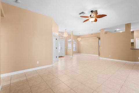 Single Family Residence in Port St Lucie FL 1698 Mockingbird Drive Dr 14.jpg