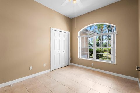 Single Family Residence in Port St Lucie FL 1698 Mockingbird Drive Dr 16.jpg