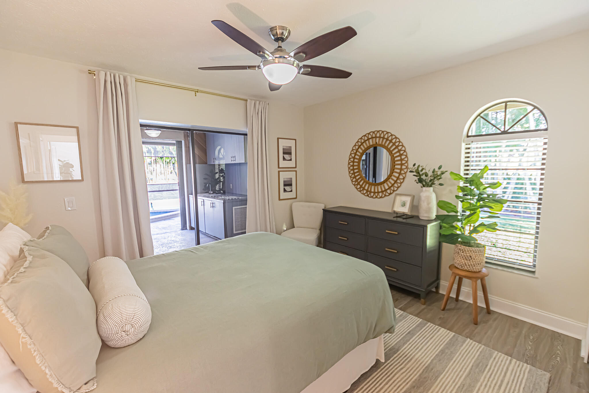 COUNTRY CLUB ESTATES - Residential