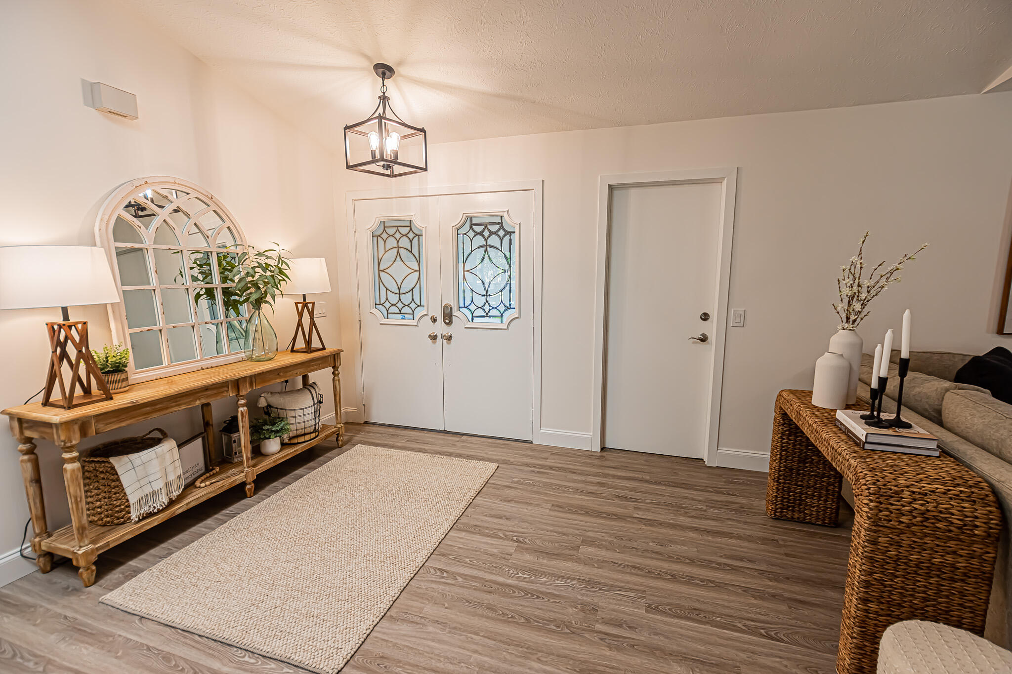 COUNTRY CLUB ESTATES - Residential