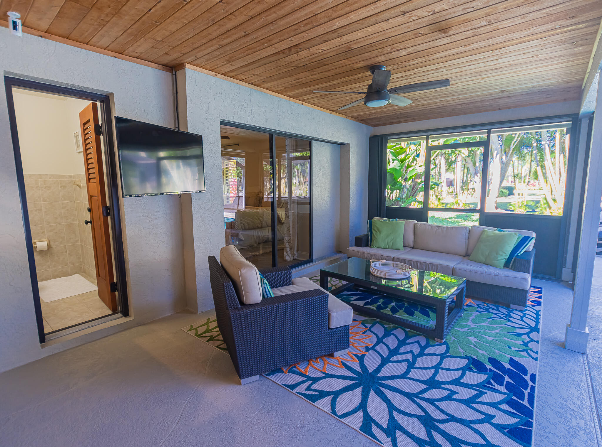 COUNTRY CLUB ESTATES - Residential