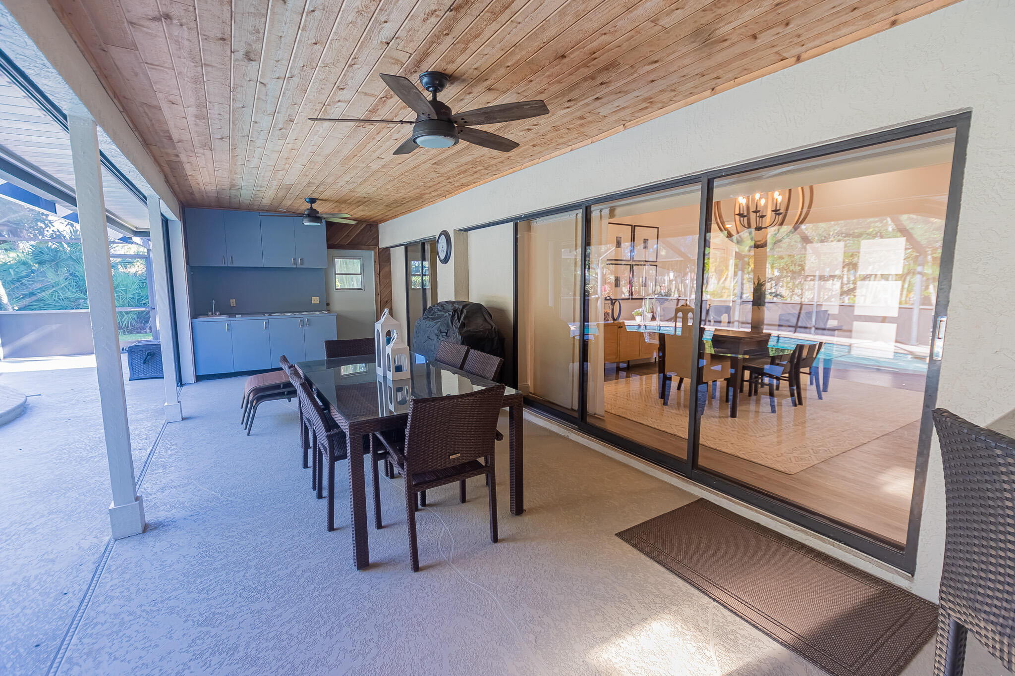 COUNTRY CLUB ESTATES - Residential