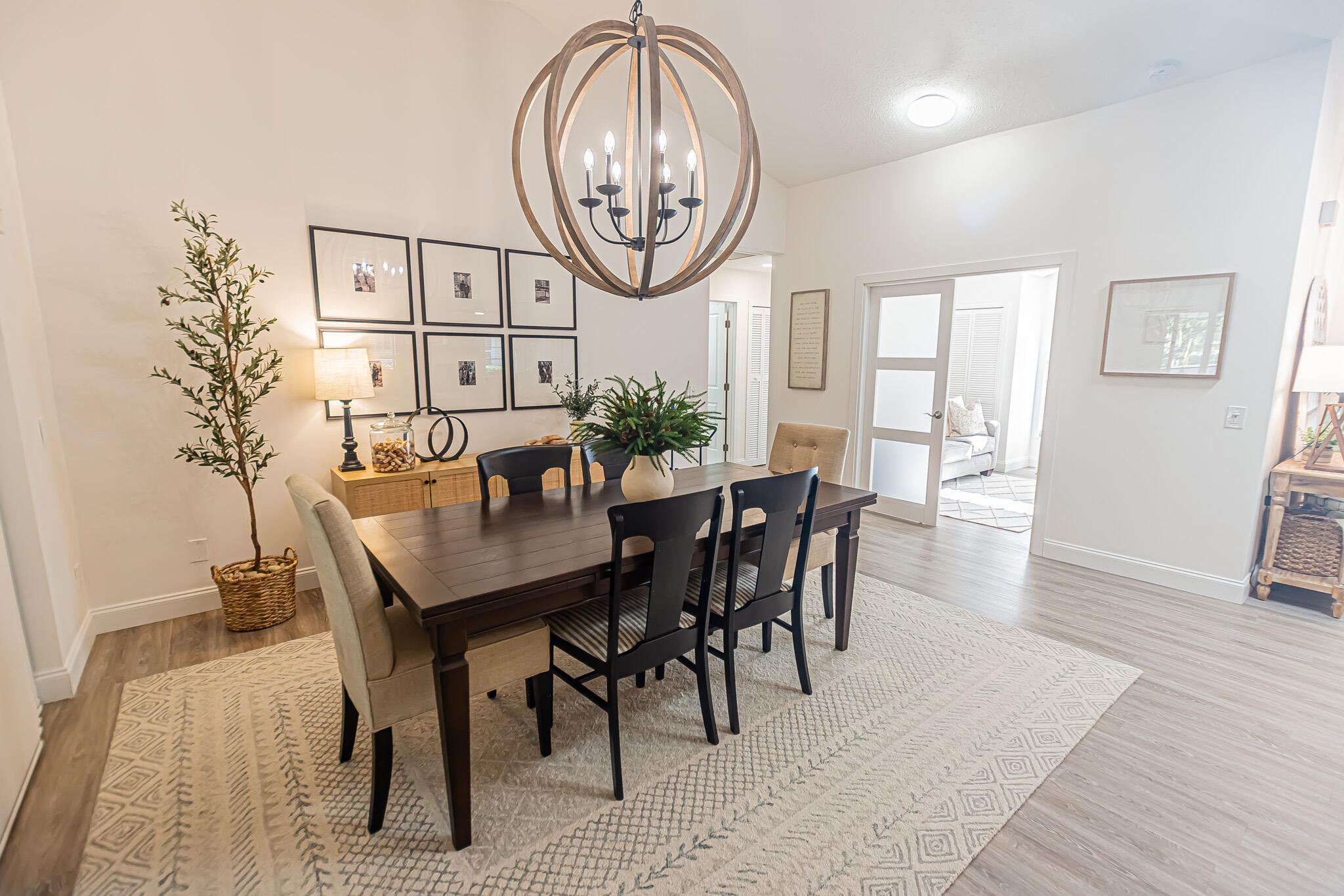 COUNTRY CLUB ESTATES - Residential