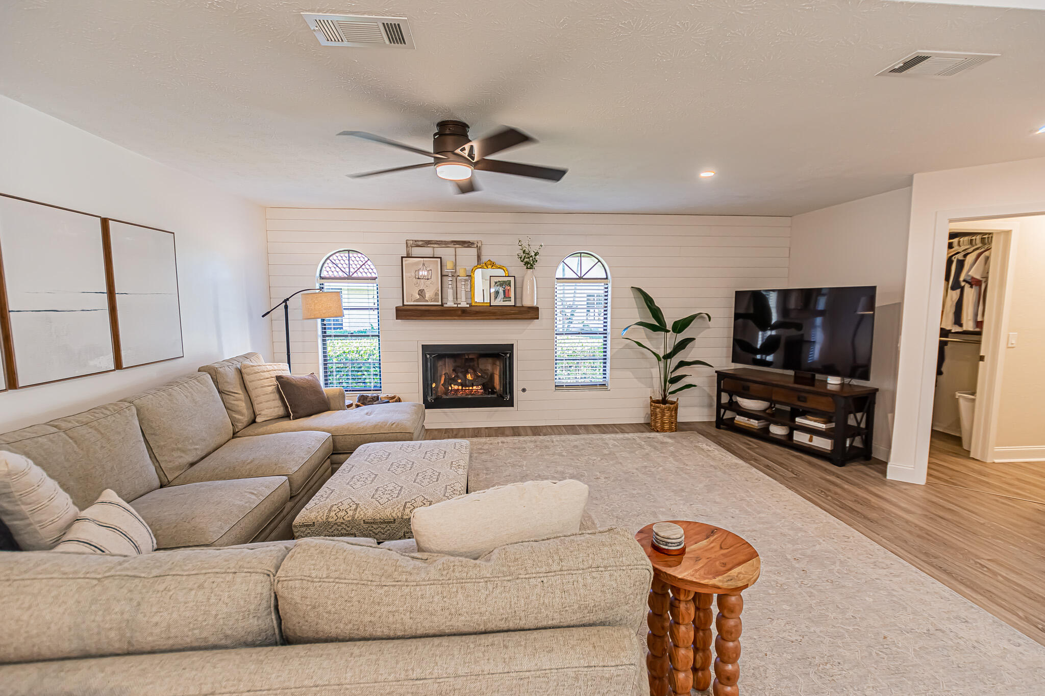 COUNTRY CLUB ESTATES - Residential