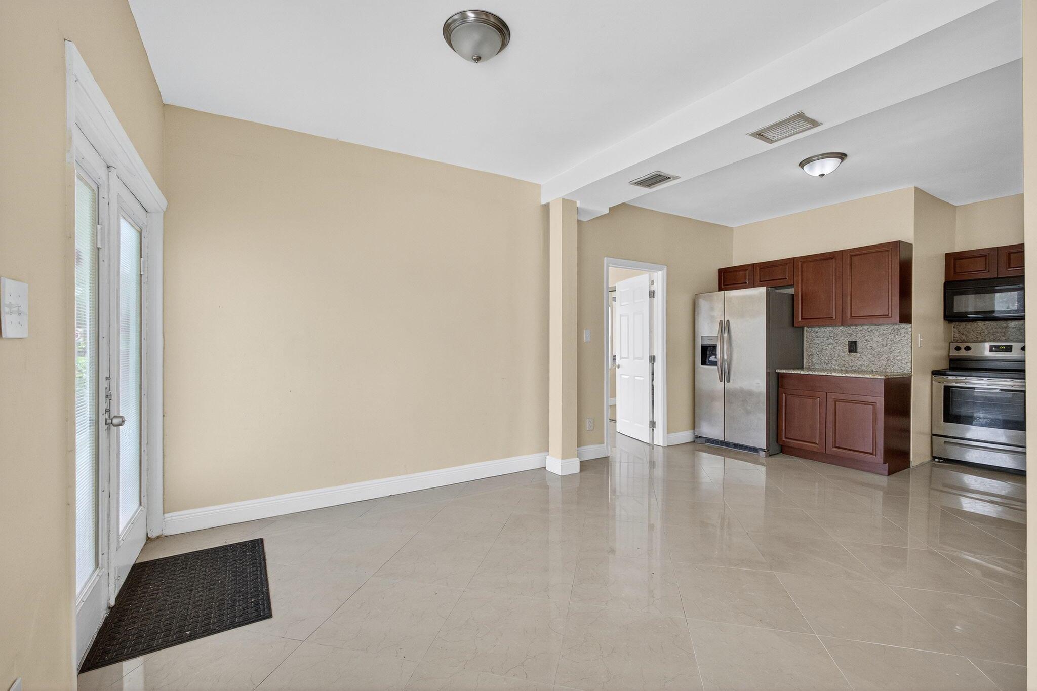 PALM BOULEVARD EXT I - Residential Income