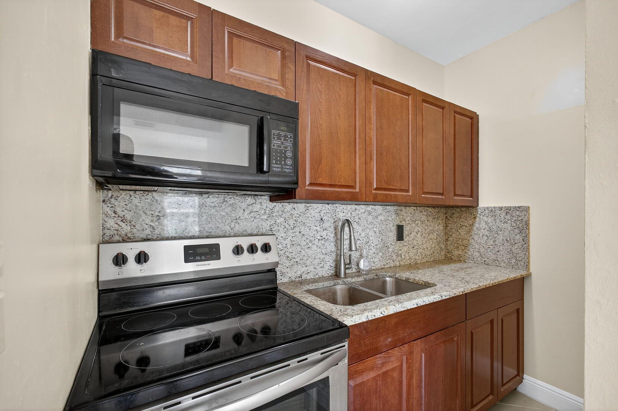 PALM BOULEVARD EXT I - Residential Income