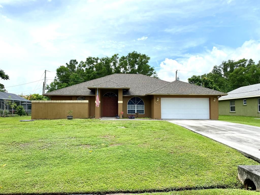 Photo of 4815 NW Ironton Avenue, Port Saint Lucie, FL 34983 (MLS # R10736284)