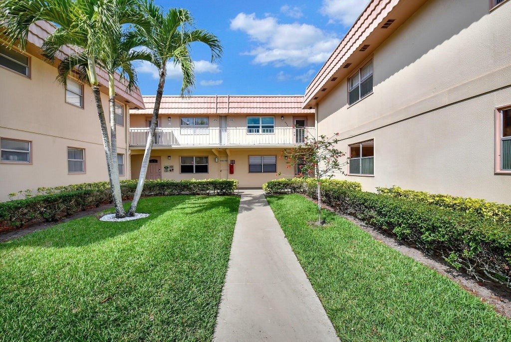 Photo of 450 Saxony J, Delray Beach, FL 33446 (MLS # B26080454)