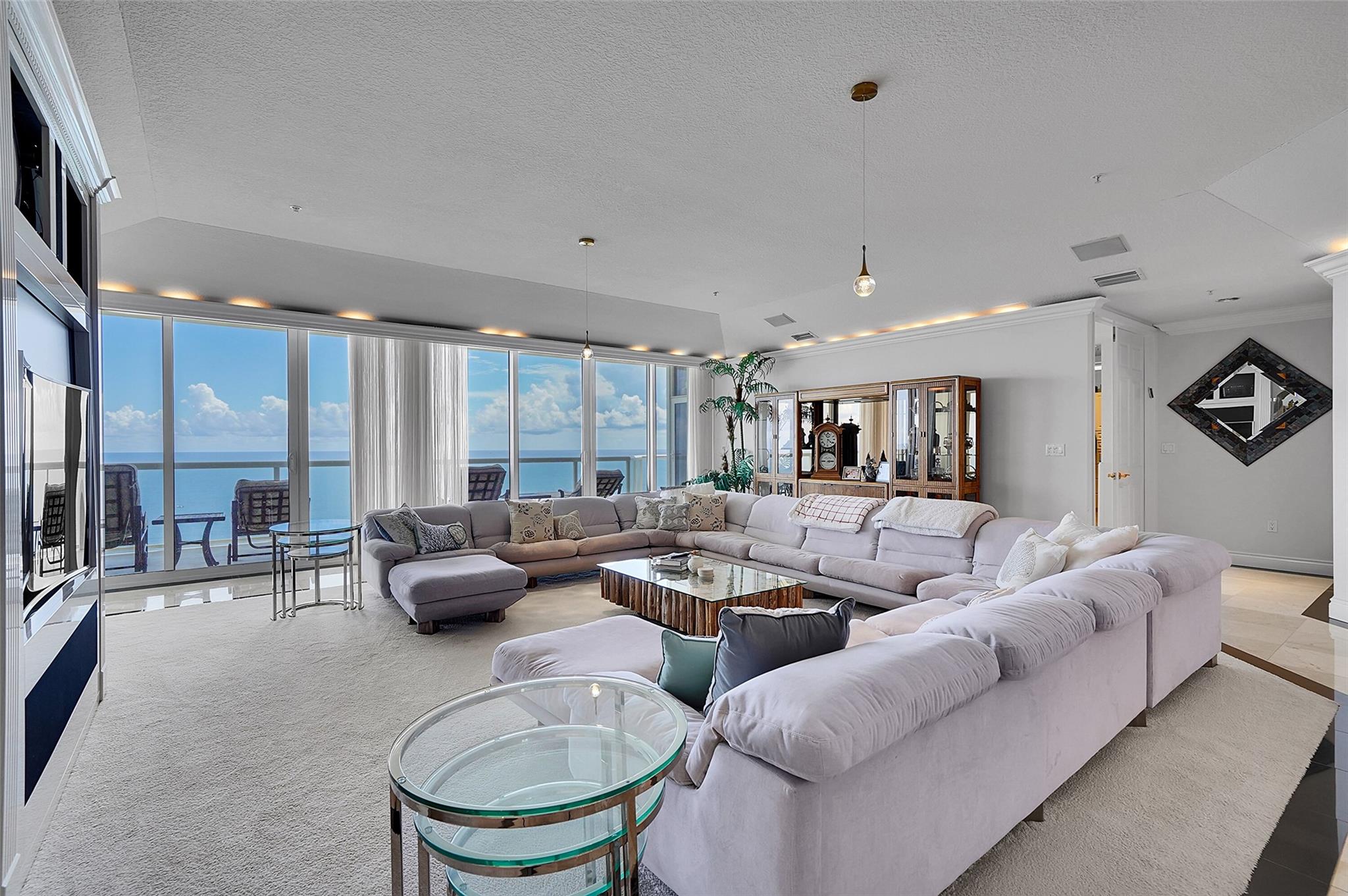 Renaissance On The Ocean - Residential Lease