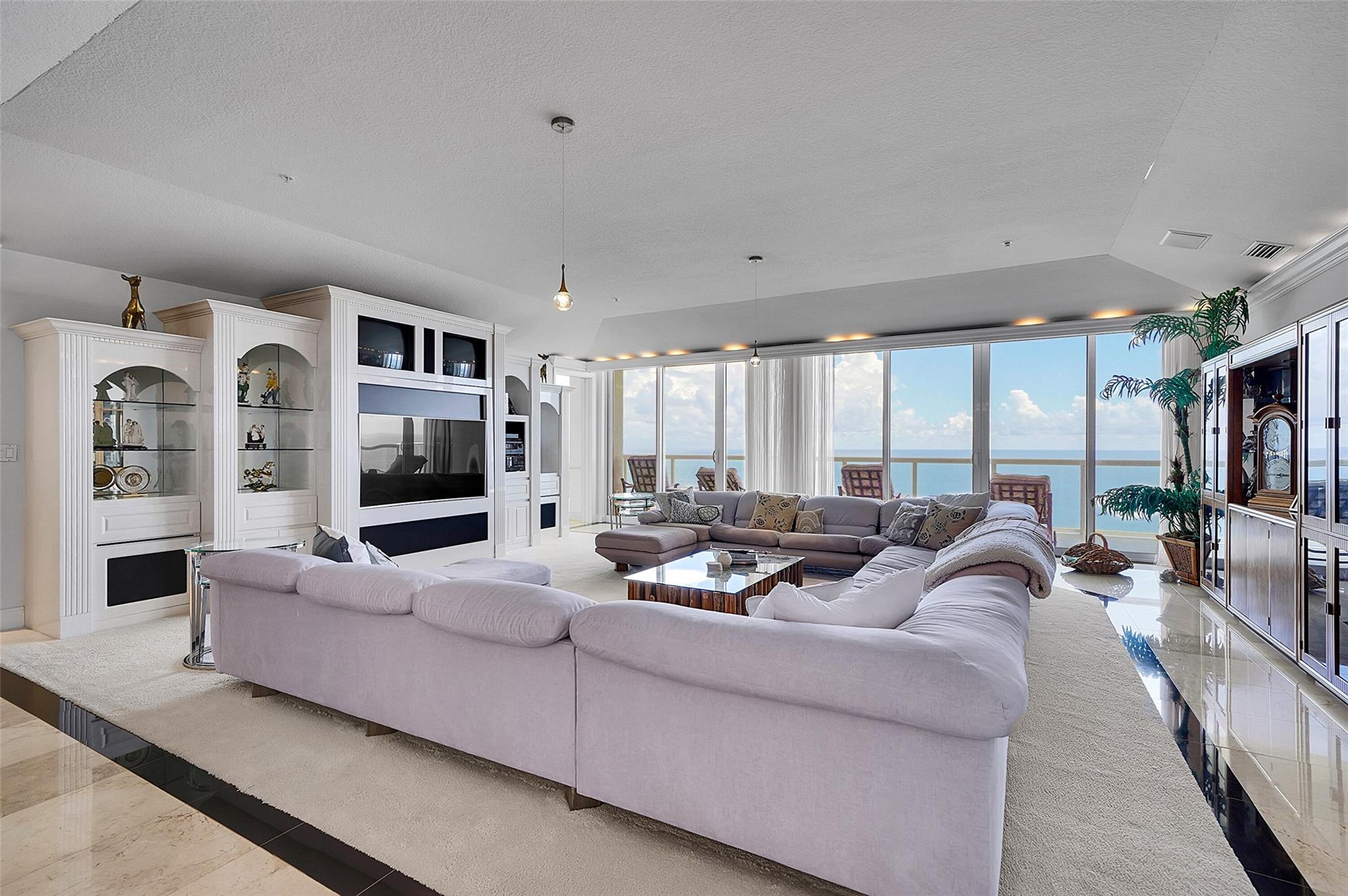 Renaissance On The Ocean - Residential Lease