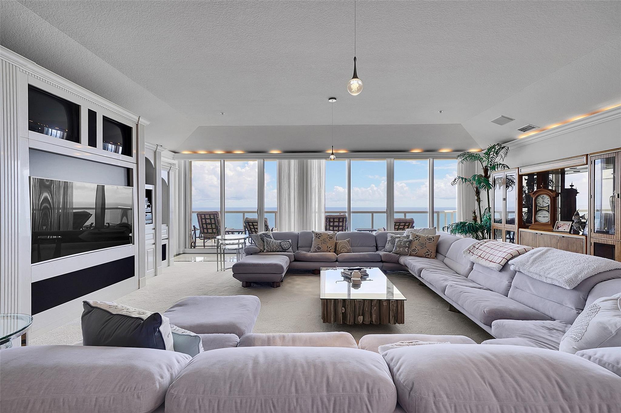 Renaissance On The Ocean - Residential Lease