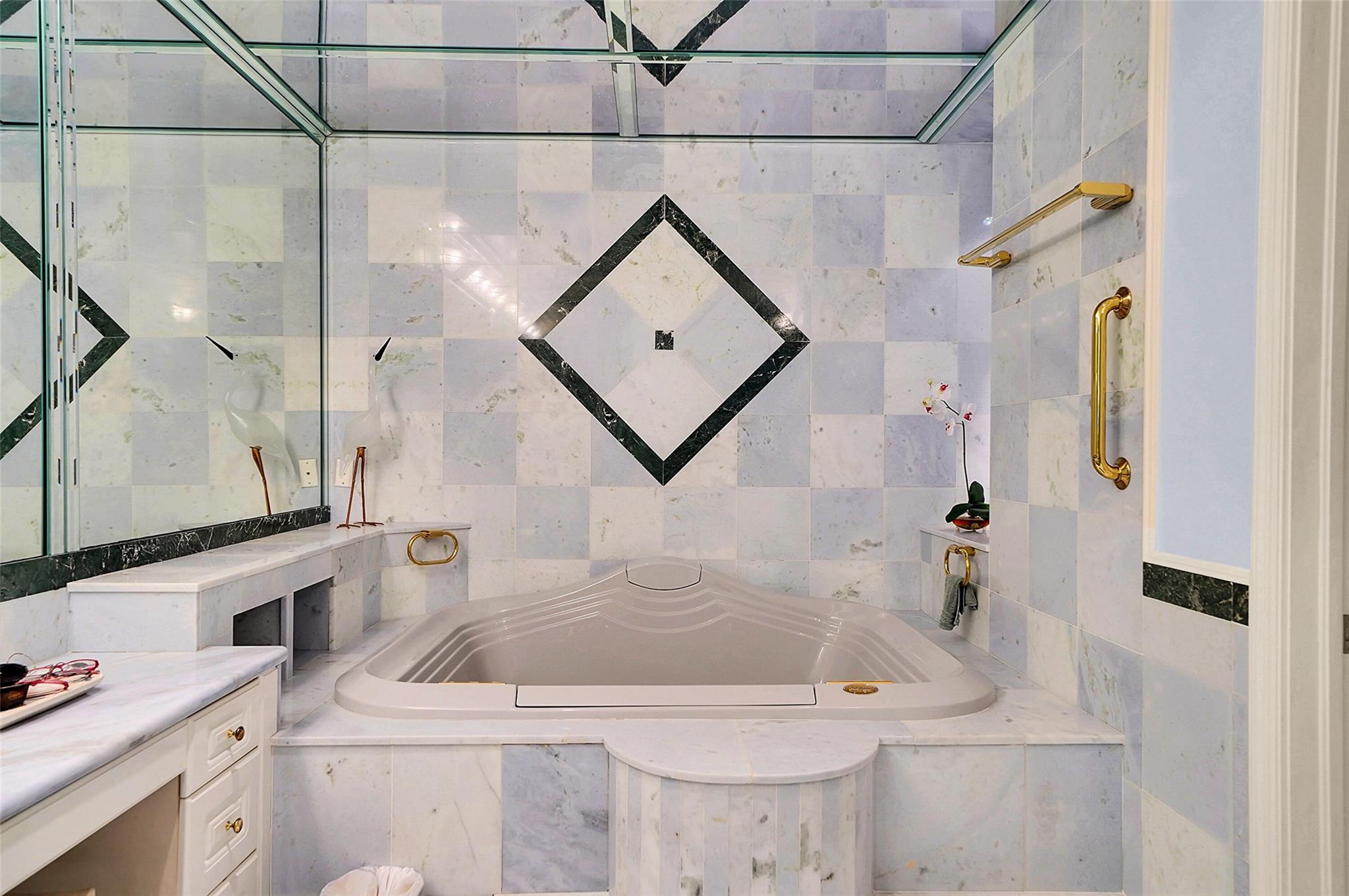 Renaissance On The Ocean - Residential Lease