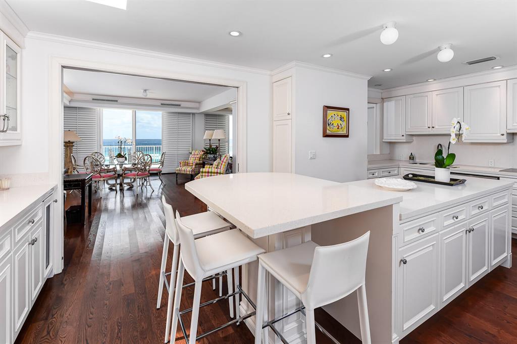 FOUR HUNDRED SO OCEAN BLVD CONDO - Residential