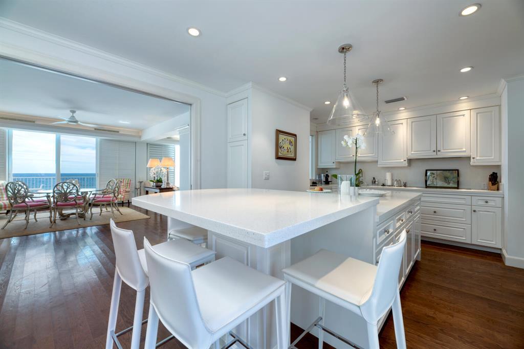 FOUR HUNDRED SO OCEAN BLVD CONDO - Residential