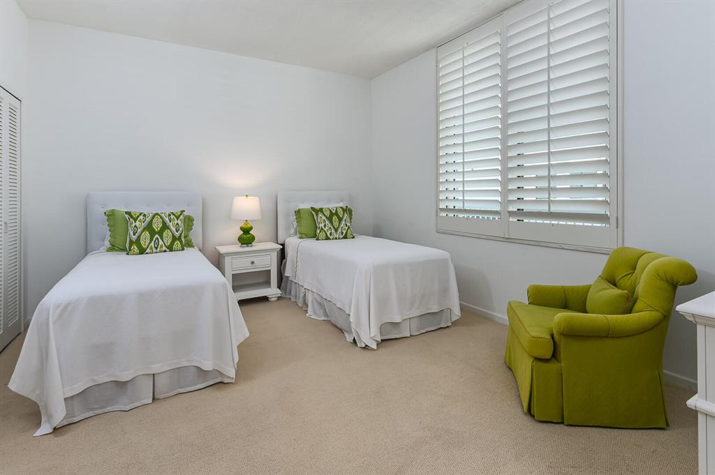 FOUR HUNDRED SO OCEAN BLVD CONDO - Residential