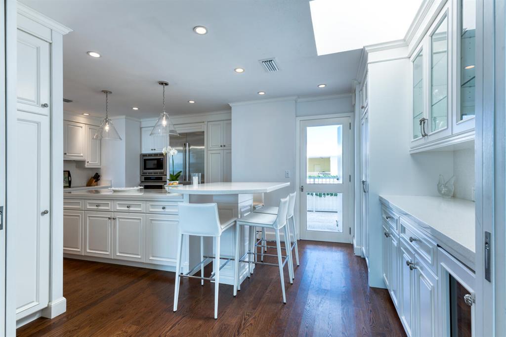 FOUR HUNDRED SO OCEAN BLVD CONDO - Residential