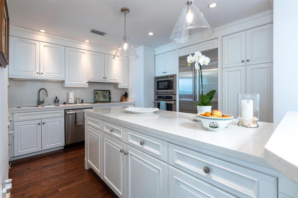 FOUR HUNDRED SO OCEAN BLVD CONDO - Residential