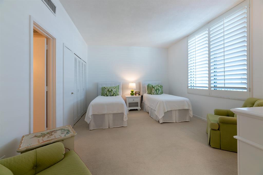 FOUR HUNDRED SO OCEAN BLVD CONDO - Residential