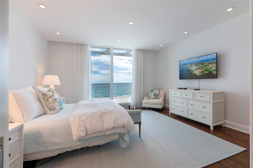 FOUR HUNDRED SO OCEAN BLVD CONDO - Residential