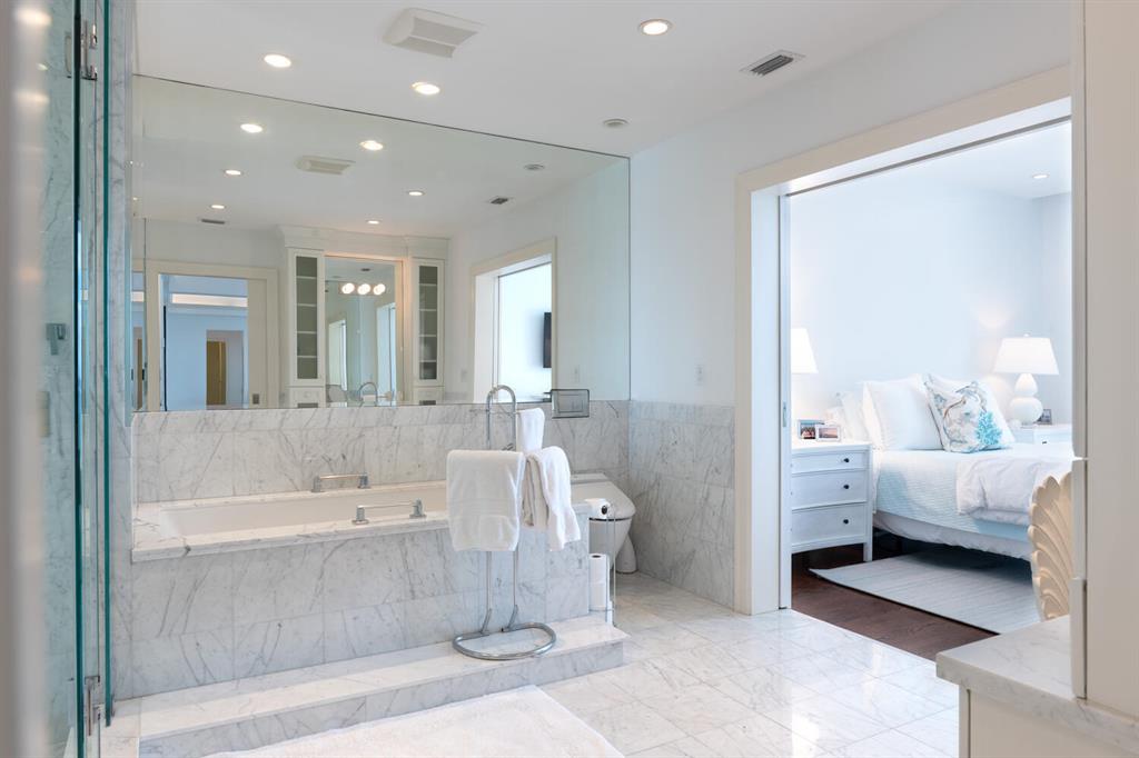 FOUR HUNDRED SO OCEAN BLVD CONDO - Residential