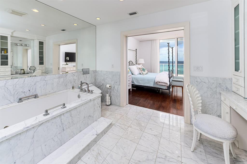 FOUR HUNDRED SO OCEAN BLVD CONDO - Residential