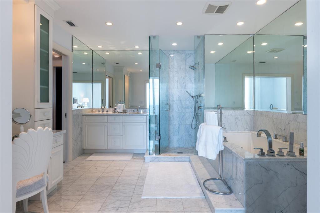 FOUR HUNDRED SO OCEAN BLVD CONDO - Residential