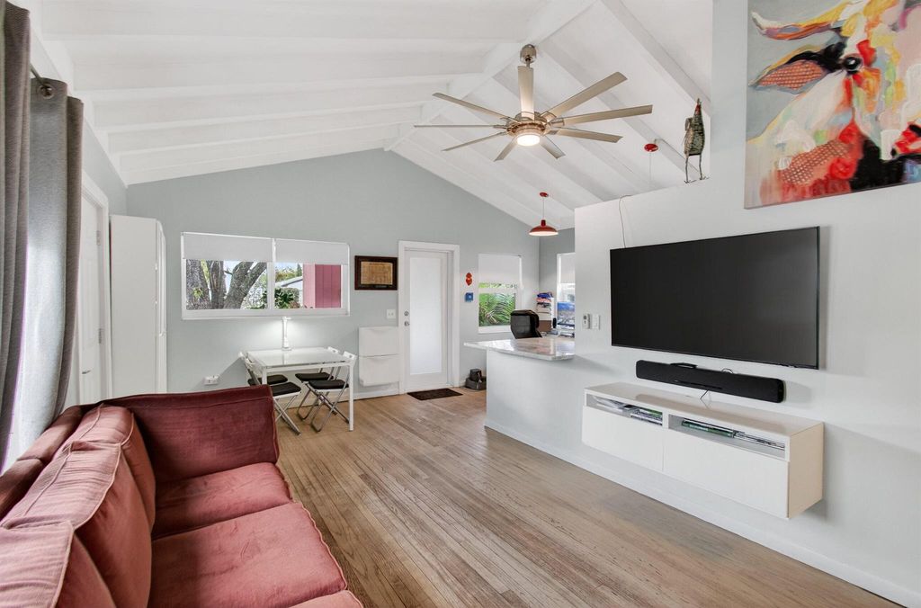 Photo of 332 S F Street, Lake Worth Beach, FL 33460 (MLS # R11149533)