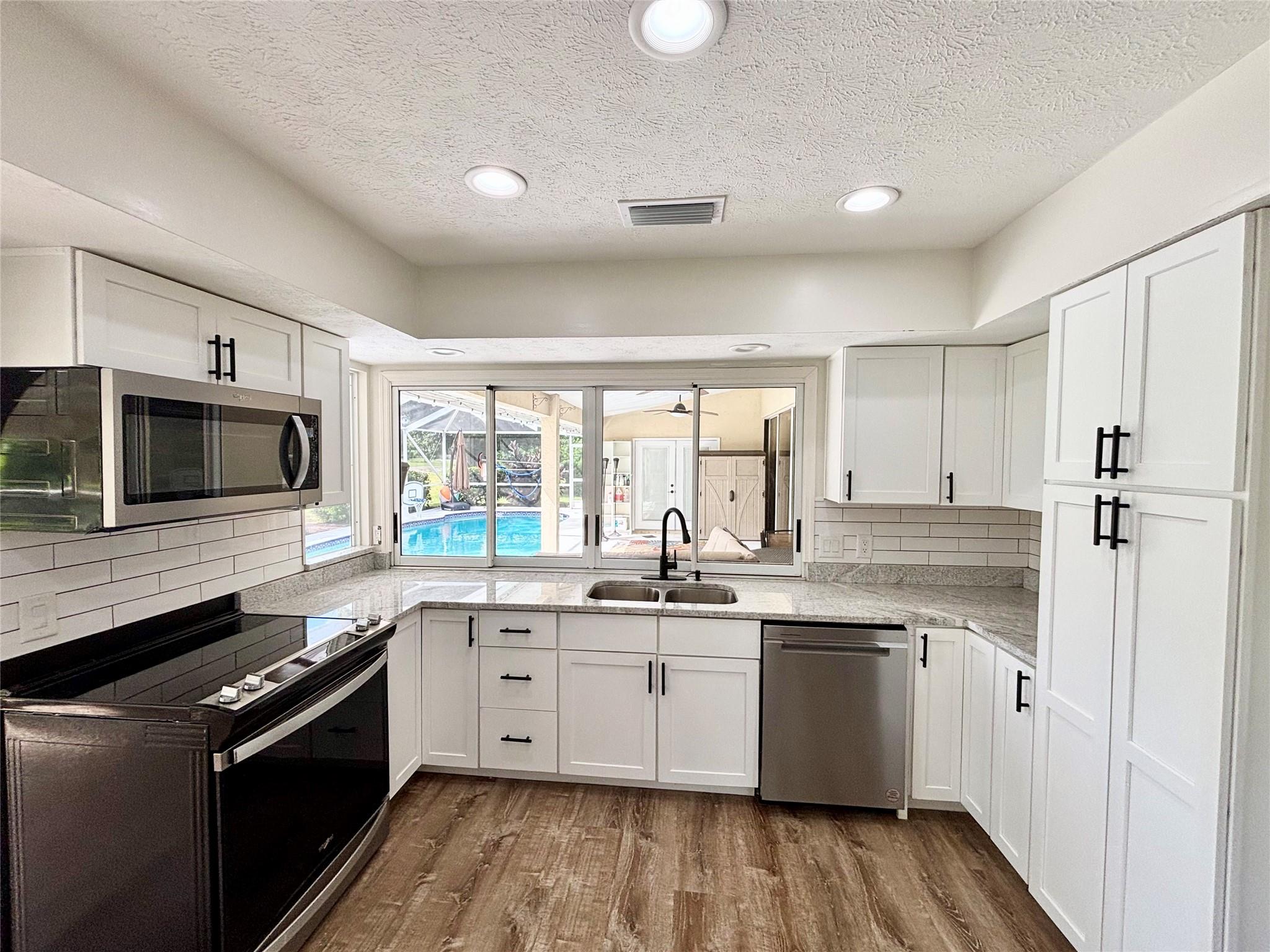 Country Club Estates - Residential