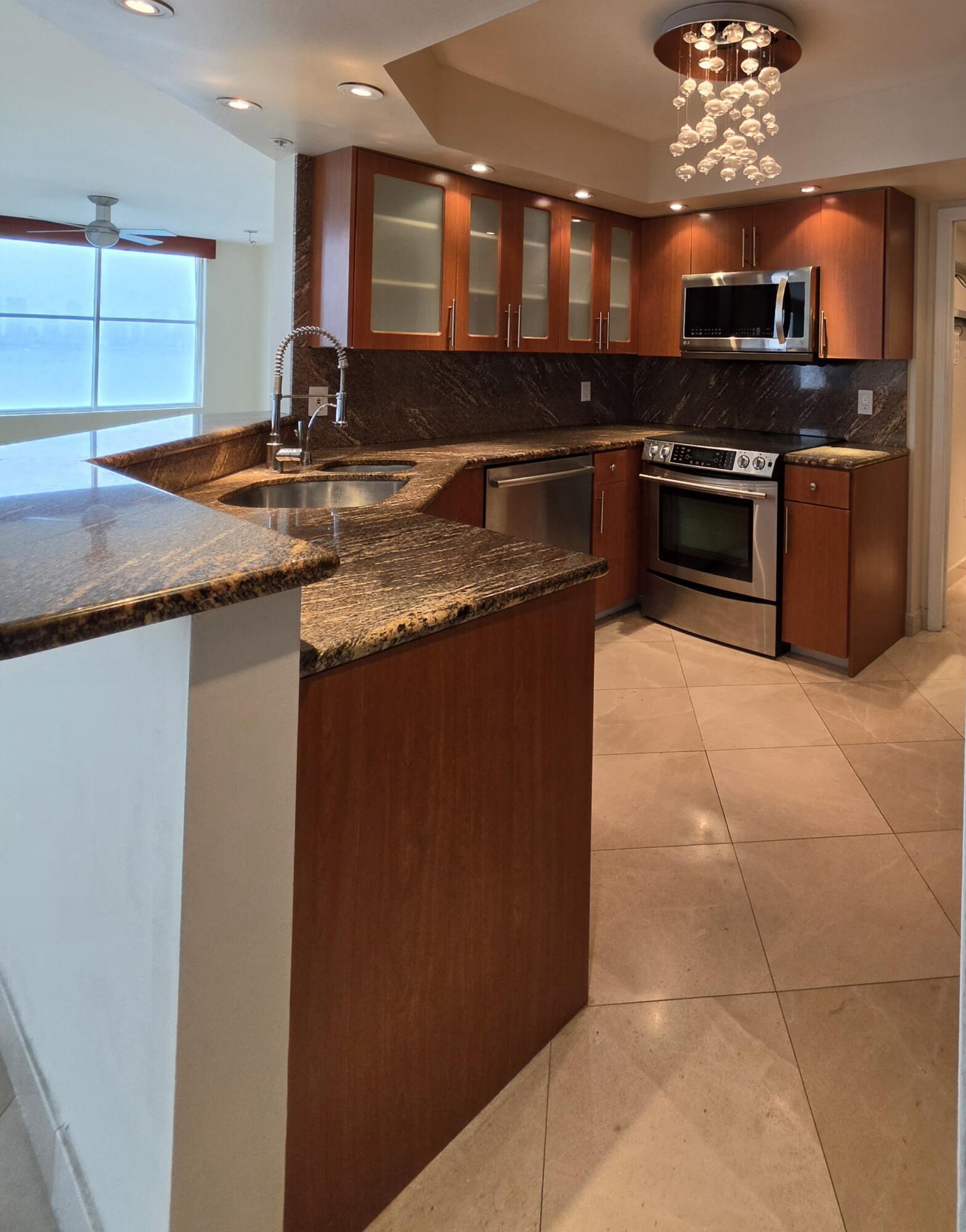 1900 Sunset Harbour Drive 1008