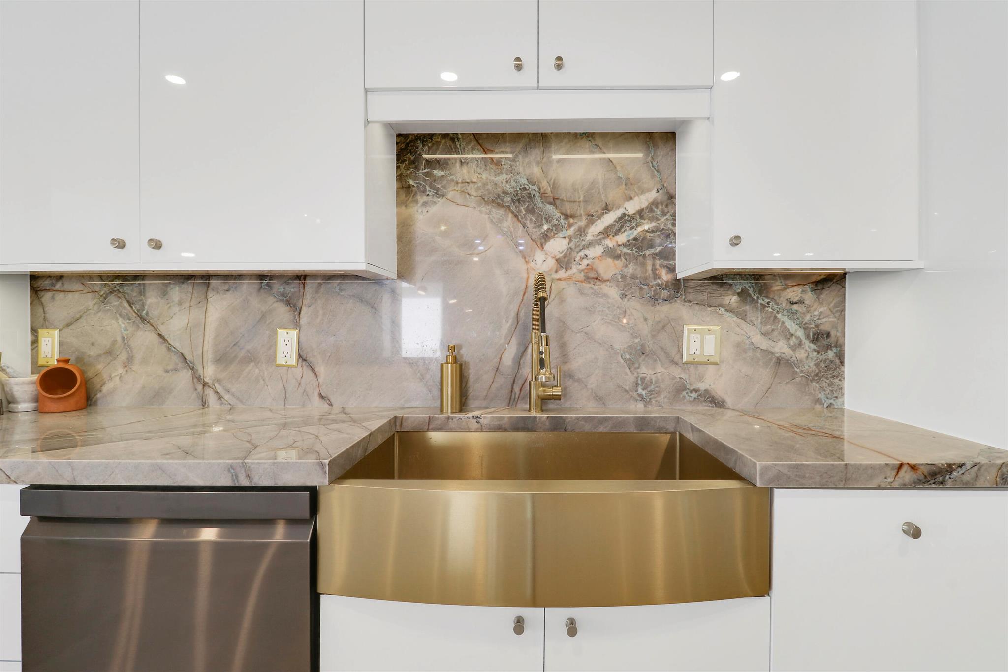 EASTPOINTE COUNTRY CLUB 5 - Residential