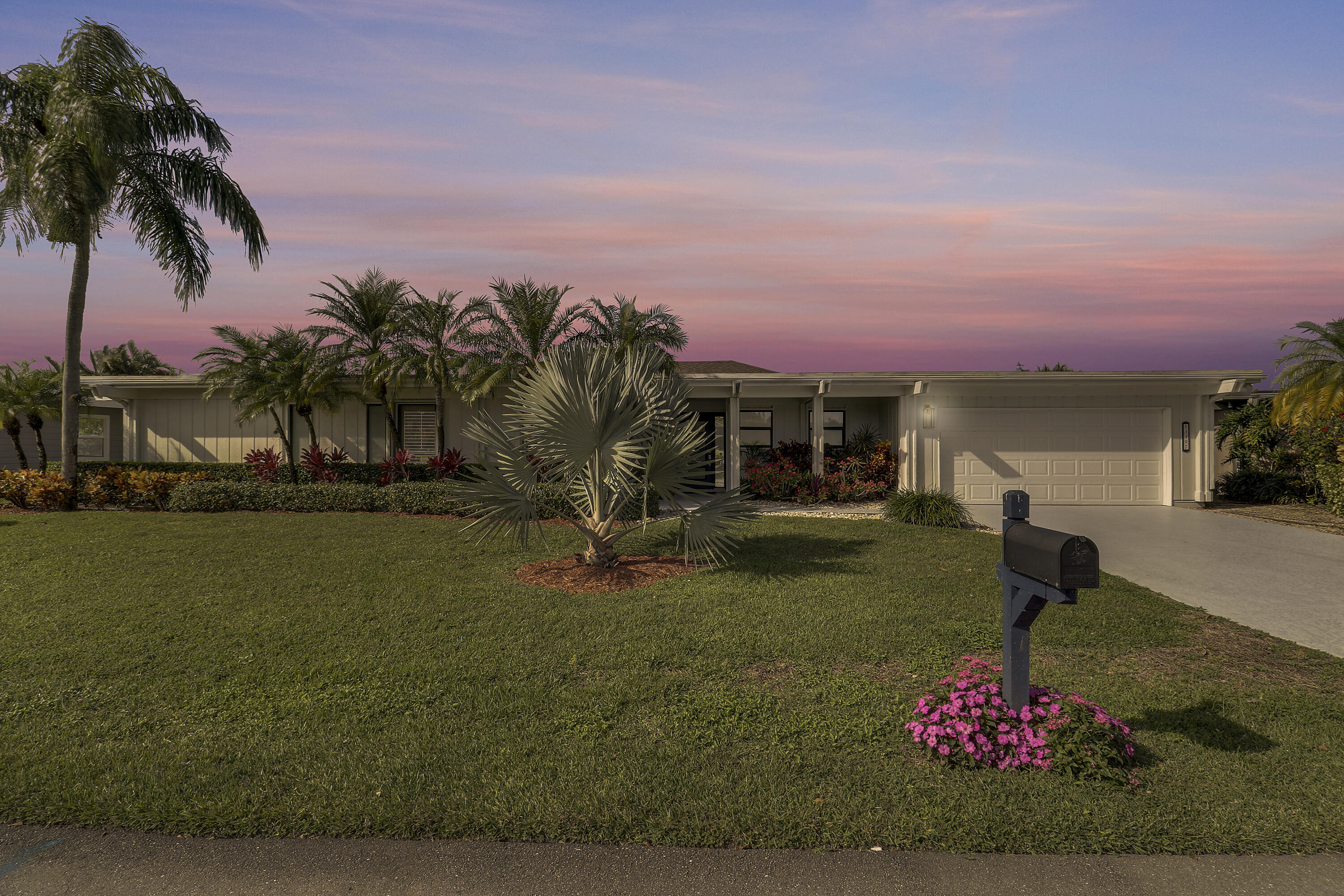 EASTPOINTE COUNTRY CLUB 5 - Residential