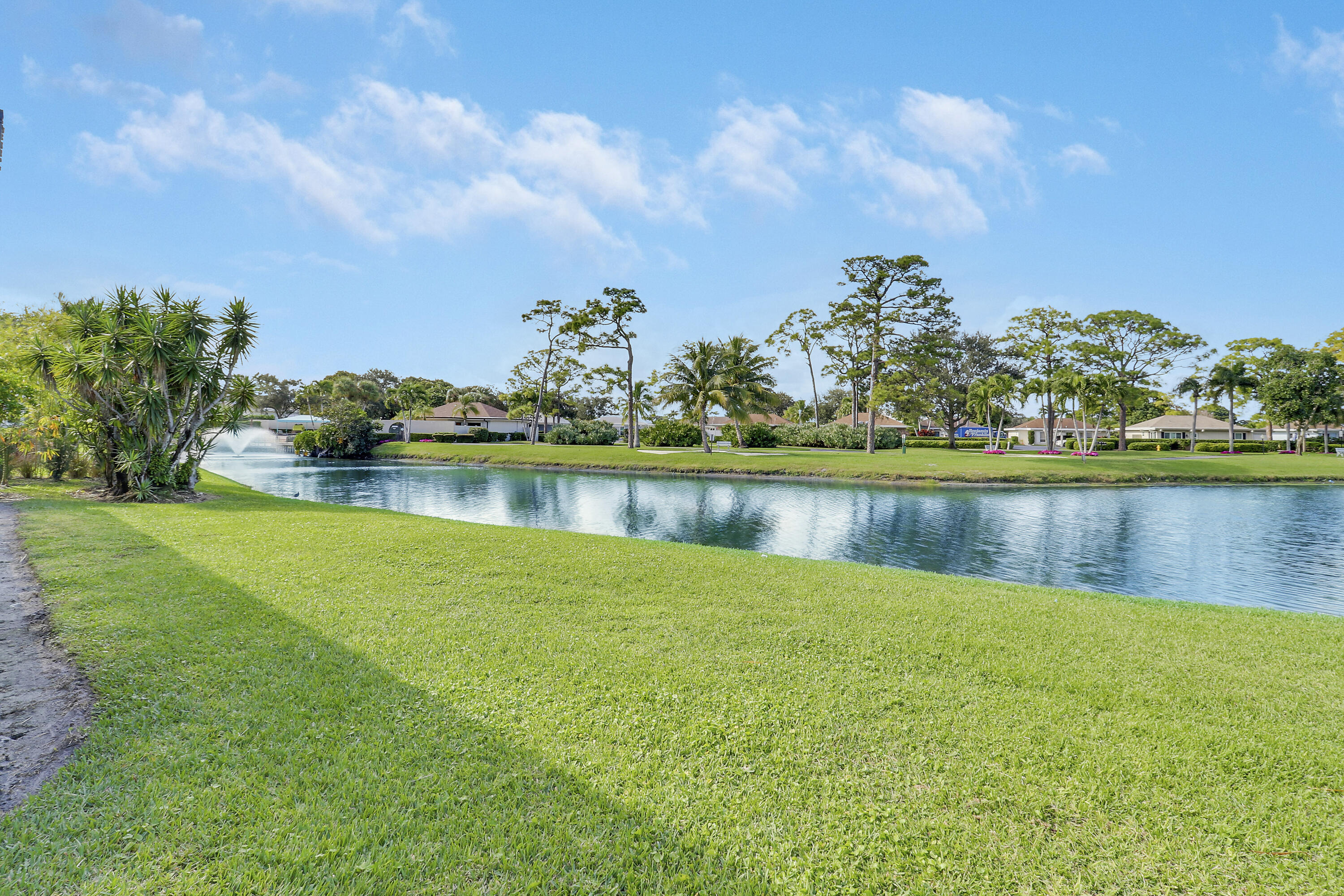 EASTPOINTE COUNTRY CLUB 5 - Residential