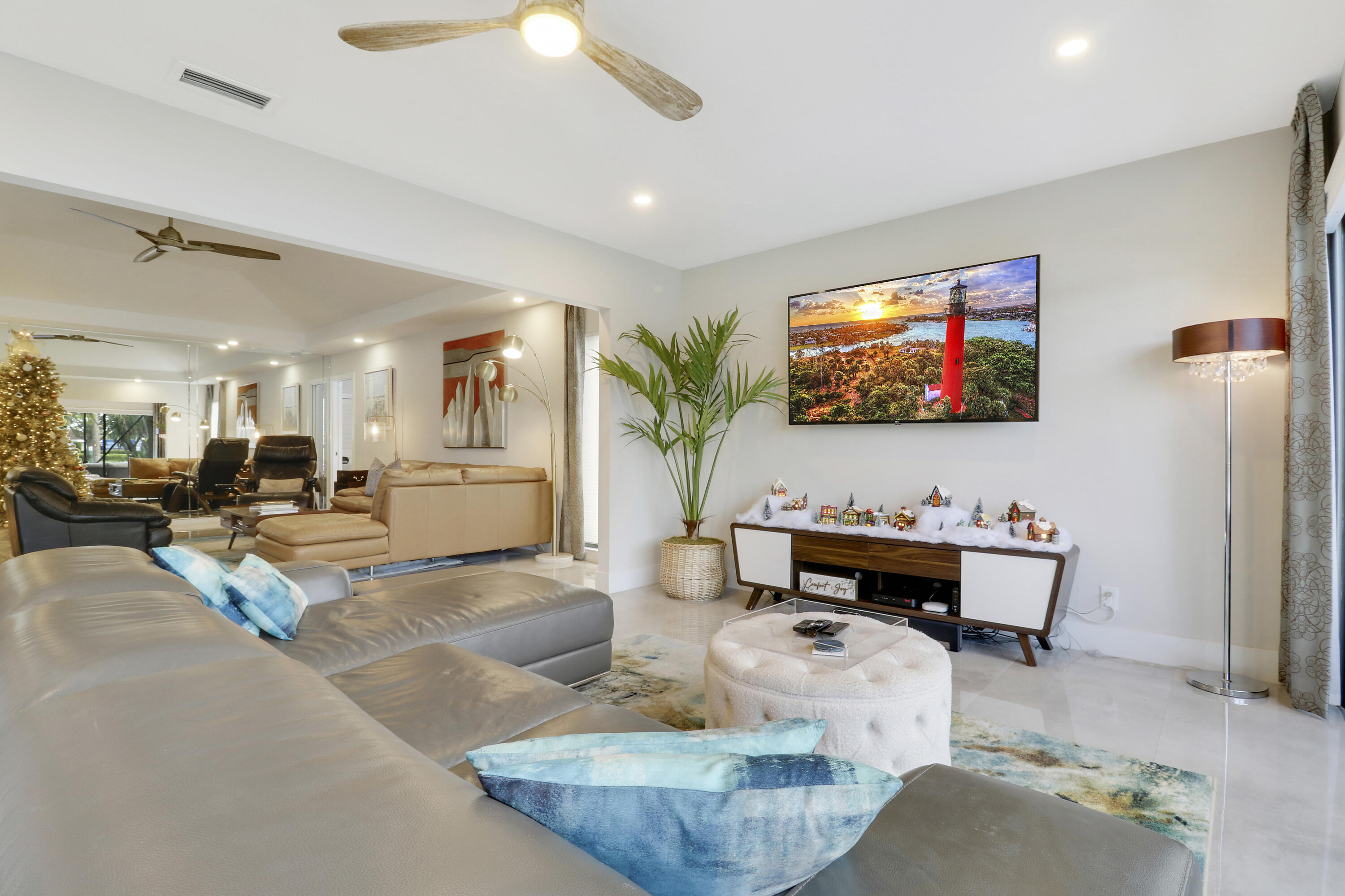 EASTPOINTE COUNTRY CLUB 5 - Residential