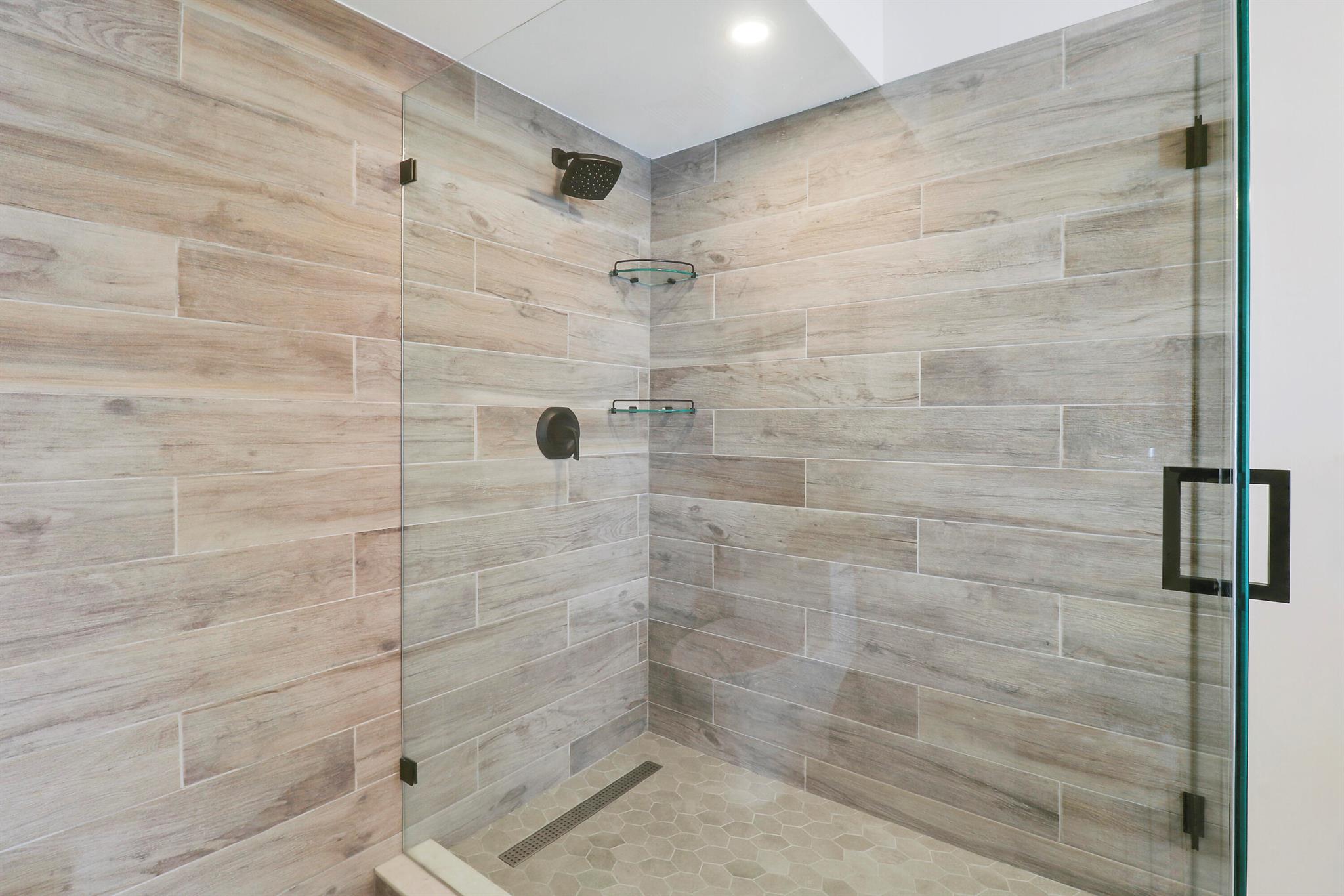 EASTPOINTE COUNTRY CLUB 5 - Residential