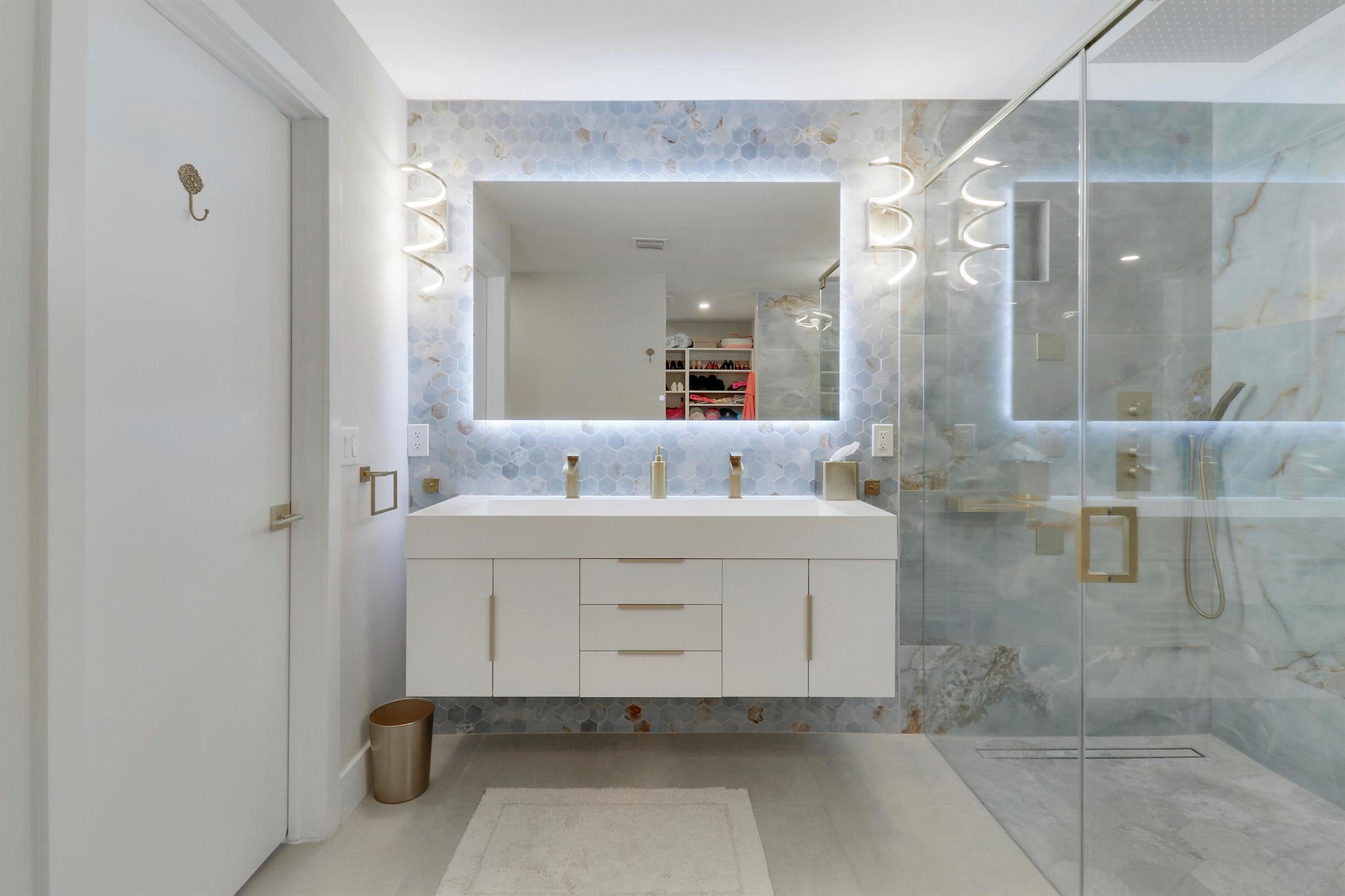 EASTPOINTE COUNTRY CLUB 5 - Residential