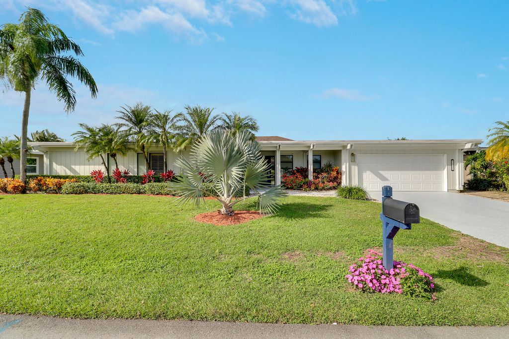 Photo of 13397 Garth Court, Palm Beach Gardens, FL 33418 (MLS # R11143978)