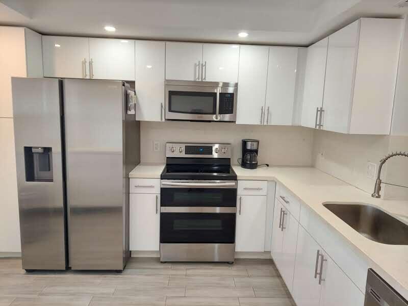 VICTORIA VILLAGE G CONDO - Residential Lease