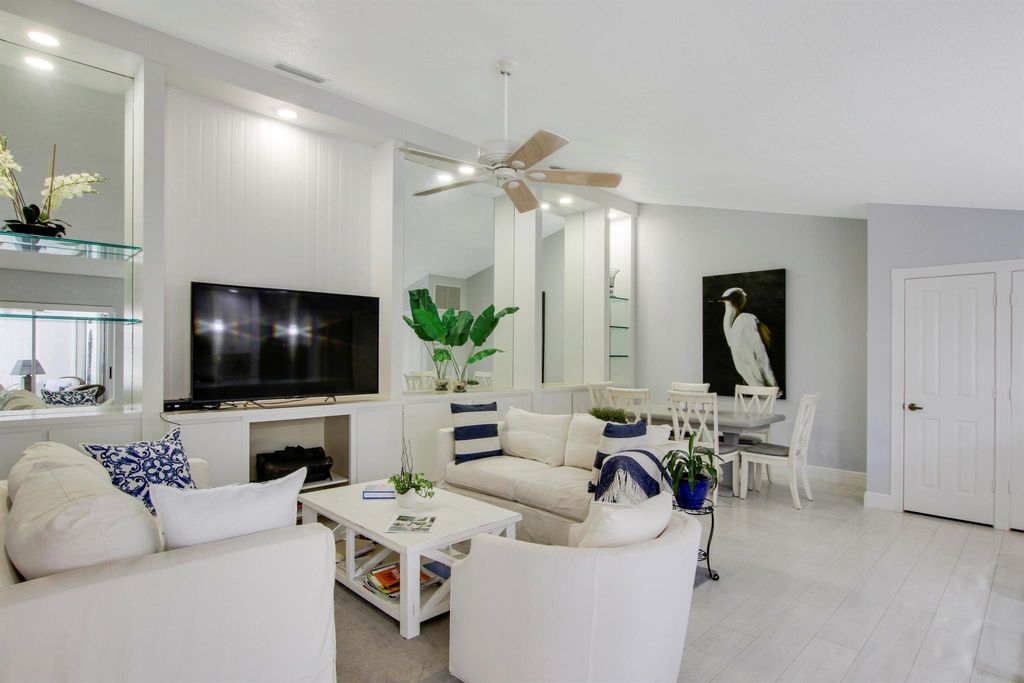 Photo of 5701 Red Oak Court, Palm Beach Gardens, FL 33410 (MLS # R11084067)